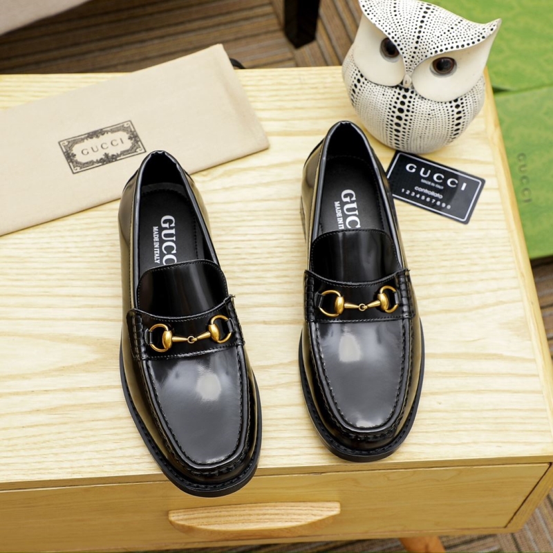 G*u*i leather shoes